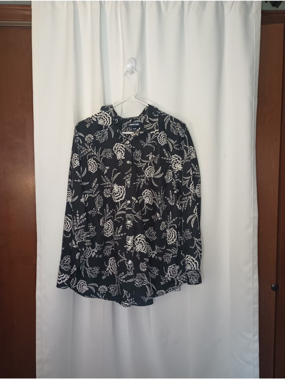 Lands End Womens No Iron Supima Button Up Top 20W Dark Floral Cottage Office